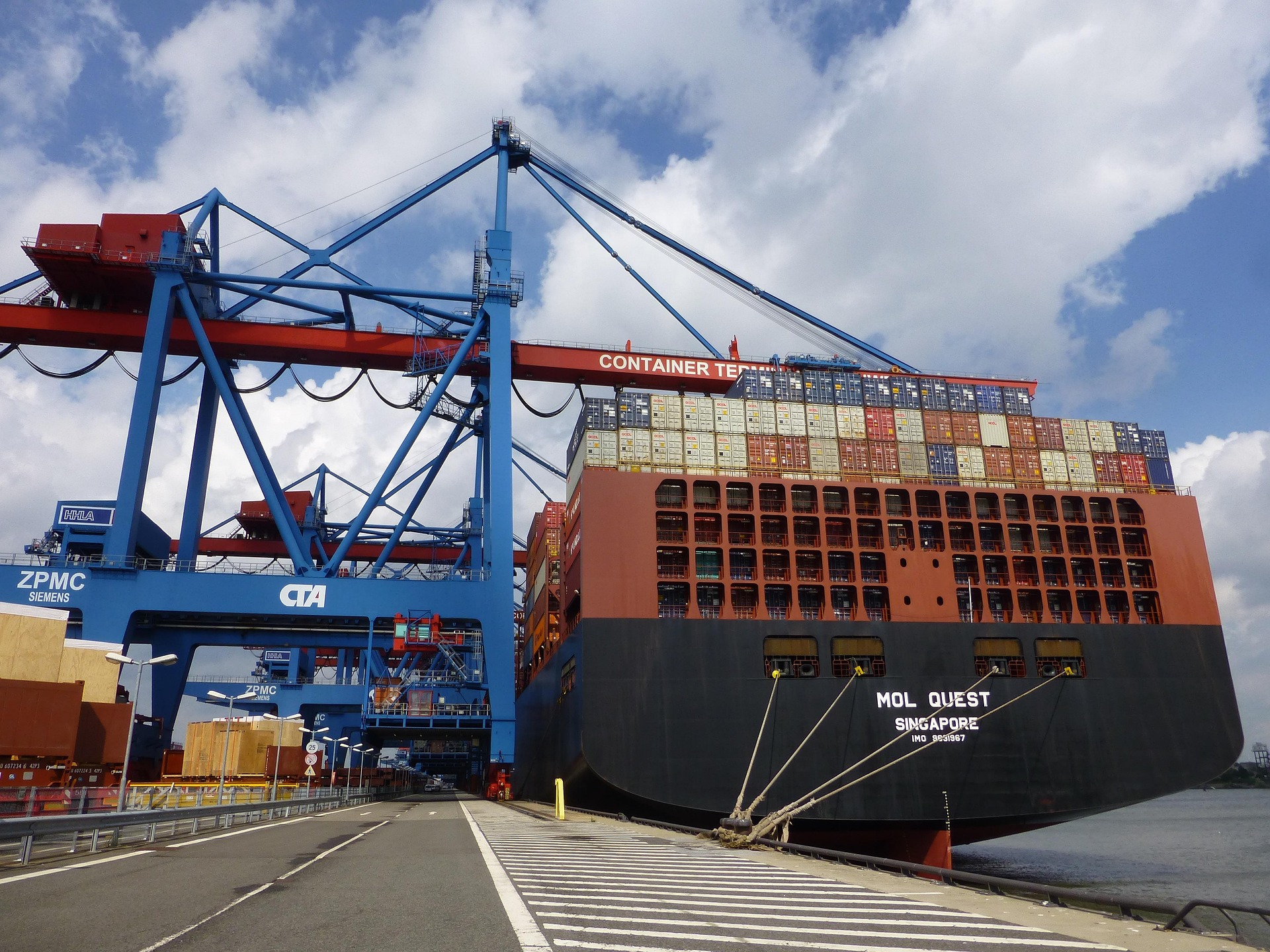 patrickbaum-container-1097206_1920